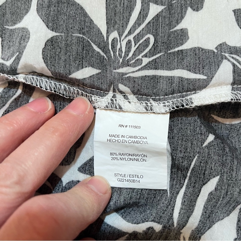 Sara Michelle Black & White Floral Button Down Shirt Blouse size large - Picture 10 of 13